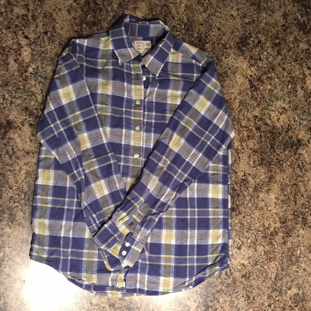 Lightweight plaid button up
